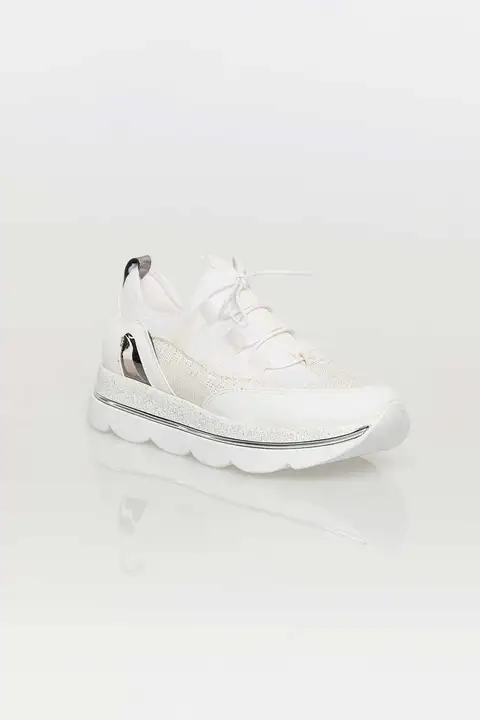 Beyaz Gümüş Detaylı Bağcıklı Sneaker