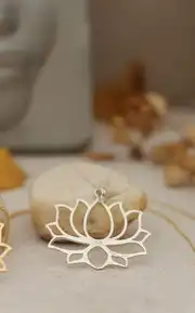 Lotus Çiçeği Kolye