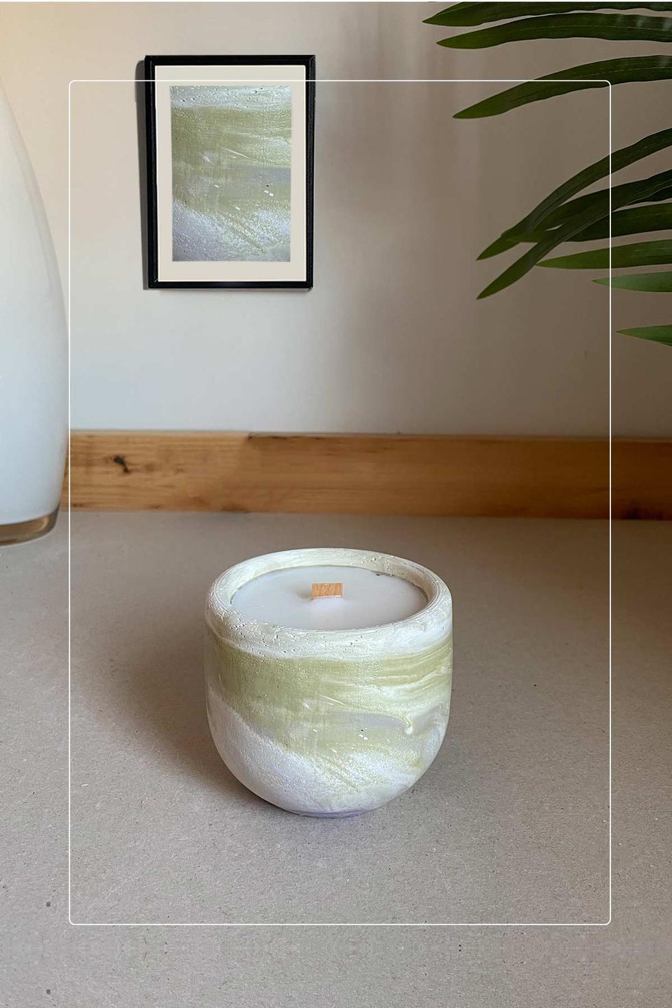 Ebru Desenli Beton Kapta %100 Vegan Sandal Ağacı Kokulu Mum