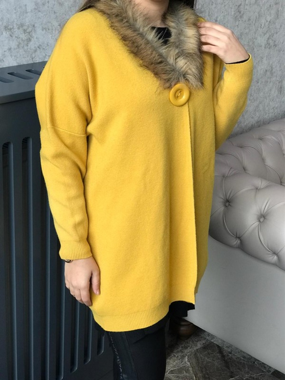 Yakası Kürk Detay Hırka