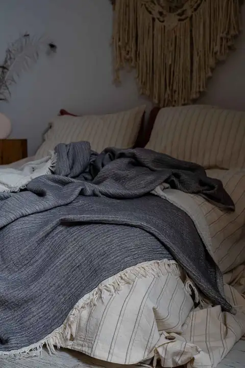 Gri Organik Pamuk Battal Boy Müslin Yatak Örtüsü Battaniye