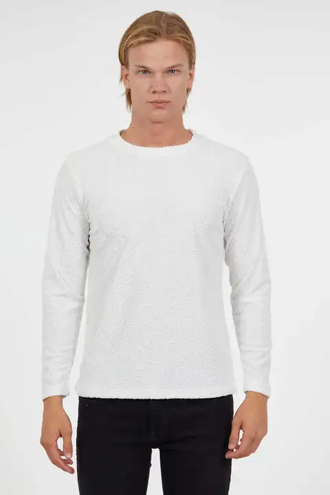Beyaz Kendinden Desenli Rahat Kalıp Sweatshirt