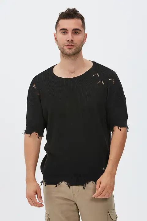 Siyah Lazer Kesim Yırtık Detaylı Salaş Triko Tişört