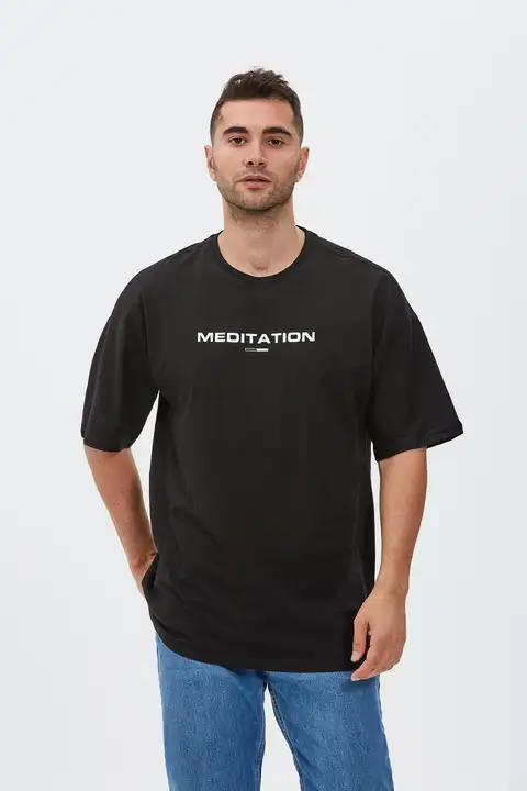 Siyah Meditation Baskılı Oversize Tişört